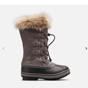 Sorel Joan Of Arctic boot. Color is Quarry.